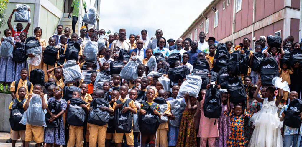 Le Groupe SONOCO poursuit son engagement RSE pour l’éducation à Tombolia, Kouria et Daboyah